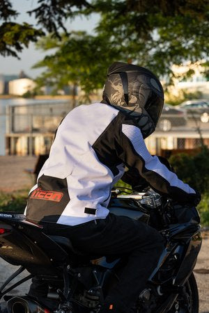 OVERLORD 3 JACKET | WHITE