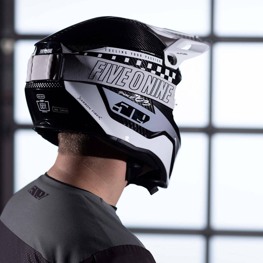 ALTITUDE 2.0 OFFROAD CARBON FIBER HELMET